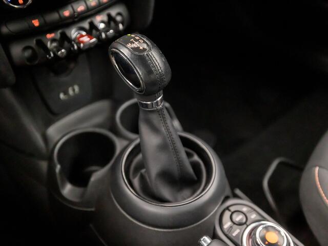 Mini COOPER Mini Cabrio 1.5 Black Sport Automaat (NAVIGATIE, LED KOPLAMPEN, CLIMATE, CRUISE, SPORTSTOELEN, PARKEERSENSOREN, ARMSTEUN, NIEUWSTAAT)