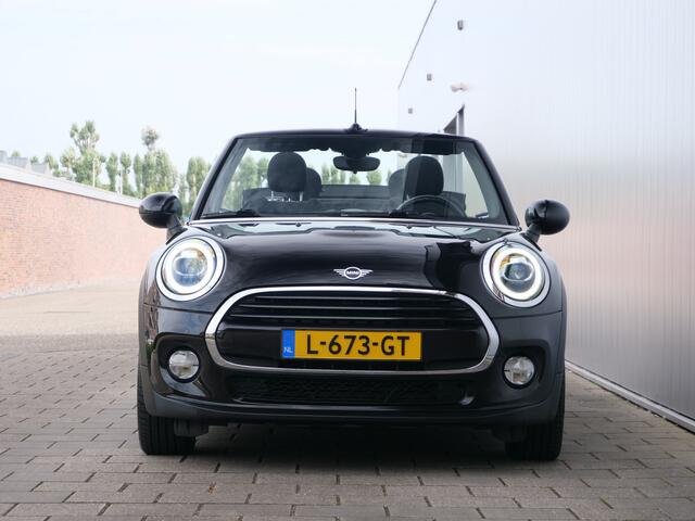 Mini COOPER Mini Cabrio 1.5 136pk Chili Stoelverwarming / Navigatie / Parkeersensoren