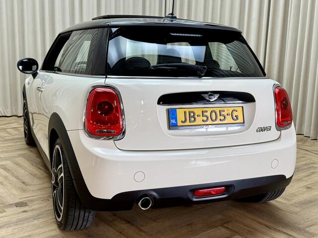 Mini COOPER Mini 1.5 Business *Panoramadak* 136pk / Org.NL! / Navigatie / Cruise / Airco / 18'' LMV