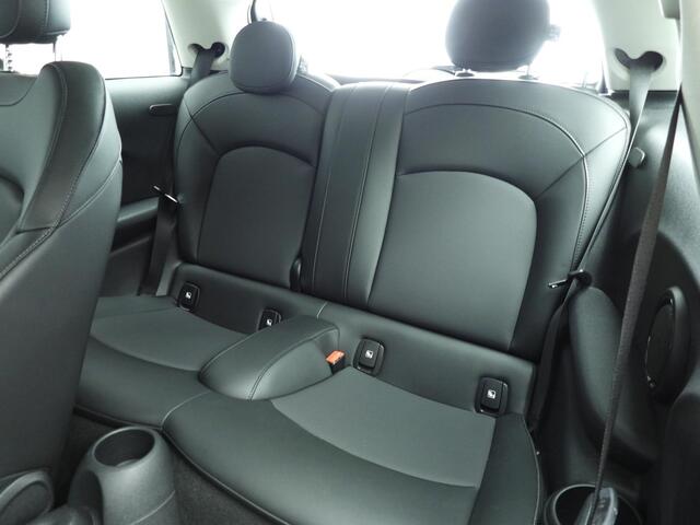 Mini COOPER 3-deurs Leder / Sportstoelen / LED / DAB / Alu wielen black