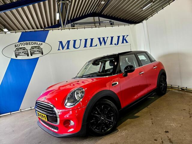 Mini COOPER 1.5 Cooper Business Edition / Automaat / Navi / NL Auto