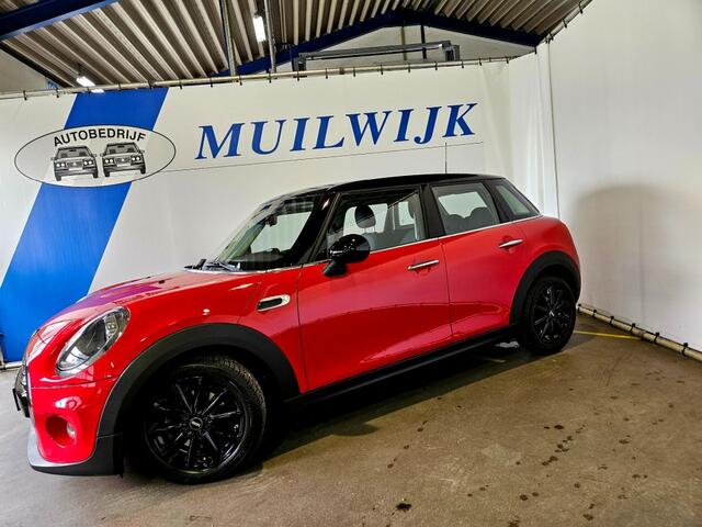 Mini COOPER 1.5 Cooper Business Edition / Automaat / Navi / NL Auto