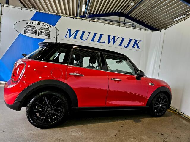Mini COOPER 1.5 Cooper Business Edition / Automaat / Navi / NL Auto