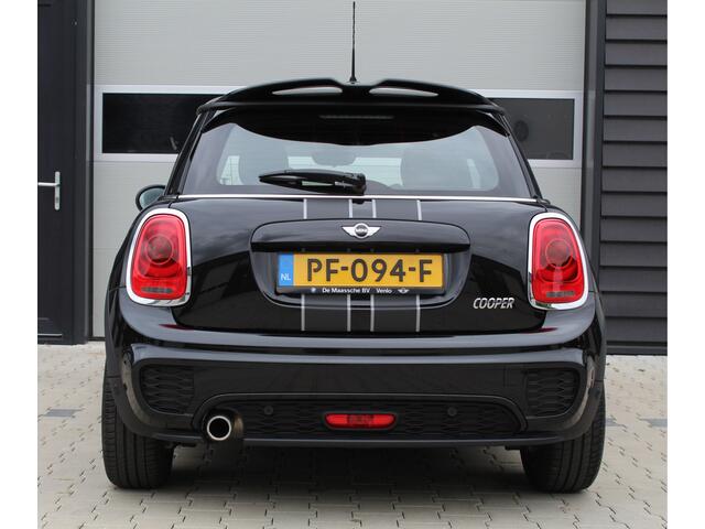 Mini COOPER Mini 1.5 Chili Serious Business | NAP | JCW pakket | LED | Navi