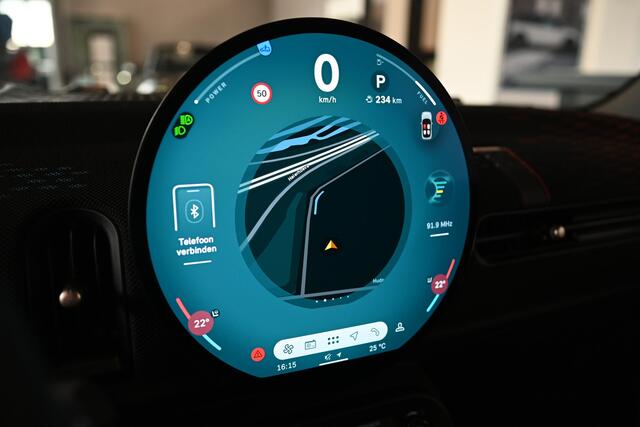 Mini COOPER Hatchback C Automaat / John Cooper Works / Pakket M / 18" JCW Lap Spoke 2-tone