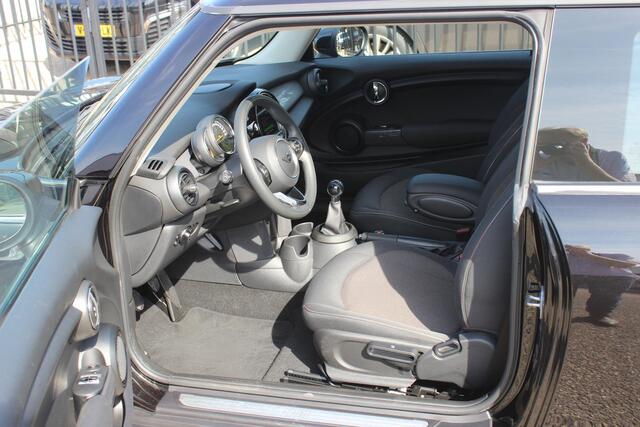 Mini COOPER Mini 1.5 Navigatie, 136PK!