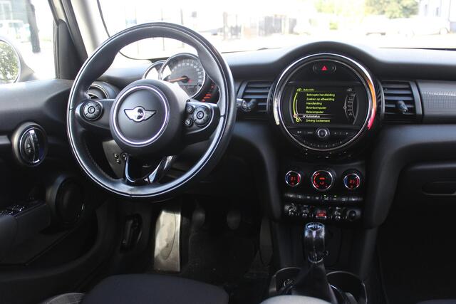 Mini COOPER Mini 1.5 5-deurs Chili, Navigatie