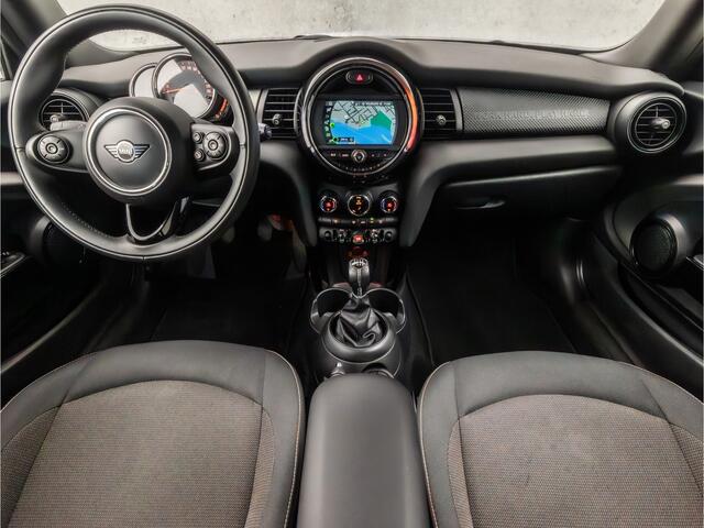 Mini COOPER Mini 1.5 Chili Sport (NAVIGATIE, DEALER ONDERHOUDEN, CLIMATE, LED KOPLAMPEN, SPORTSTOELEN, CRUISE, PARKEERSENSOREN, LM VELGEN, NIEUWSTAAT)