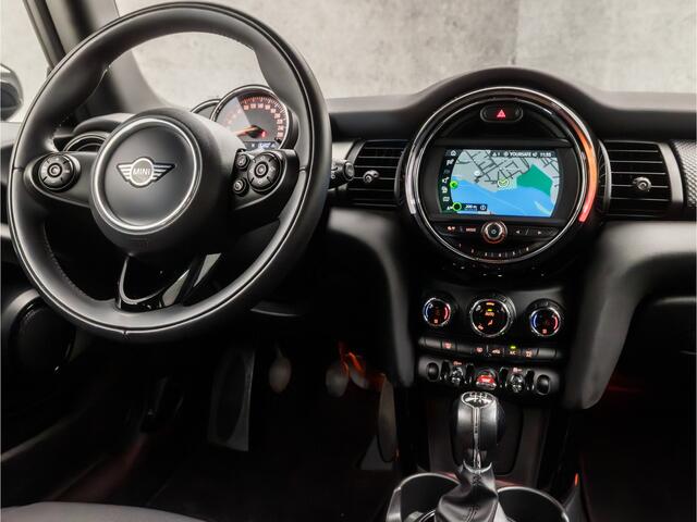 Mini COOPER Mini 1.5 Chili Sport (NAVIGATIE, DEALER ONDERHOUDEN, CLIMATE, LED KOPLAMPEN, SPORTSTOELEN, CRUISE, PARKEERSENSOREN, LM VELGEN, NIEUWSTAAT)