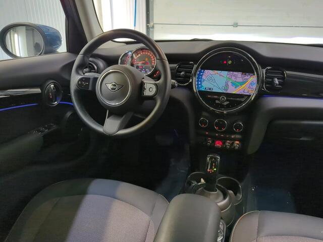Mini COOPER 5-deurs 1.5 Classic | Navigatie | LED | PDC | Apple CarPlay | Automaat