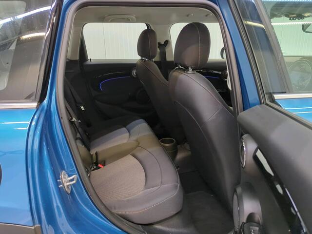 Mini COOPER 5-deurs 1.5 Classic | Navigatie | LED | PDC | Apple CarPlay | Automaat