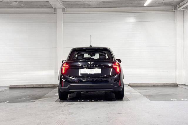 Mini COOPER 5-deurs 1.5 C Classic | Stoelverwarming | Achteruitrijcamera | Head-Up Display