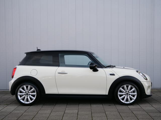 Mini COOPER Mini 1.5 136 Pk Automaat Apple Carplay / Navigatie / PDC / Stoelverwarming