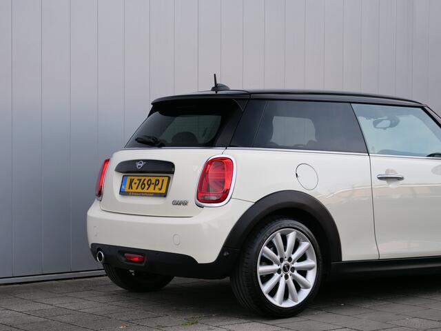Mini COOPER Mini 1.5 136 Pk Automaat Apple Carplay / Navigatie / PDC / Stoelverwarming