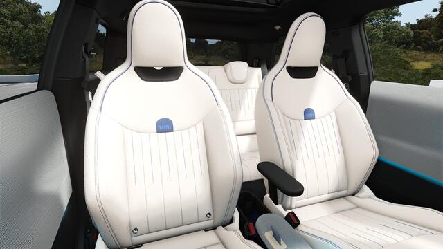 Mini COOPER Mini E Favoured L 40.7 kWh YUC