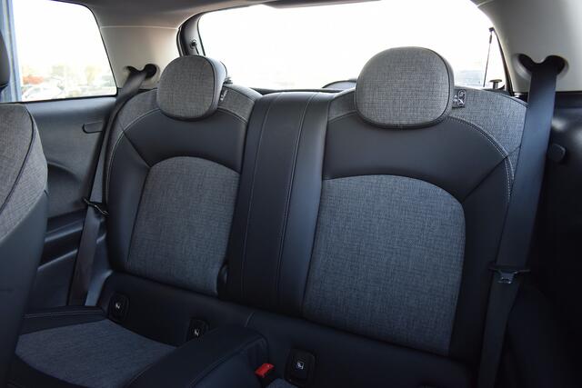 Mini COOPER Mini 1.5 Camden Edition | Apple CarPlay | Half Leer | Cruise | Climate