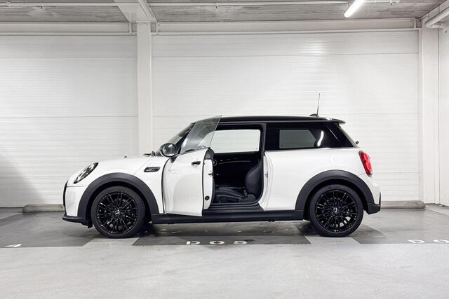 Mini COOPER 3-deurs Camden Edition | Apple Carplay | Park Distance Control | Navigatiesysteem