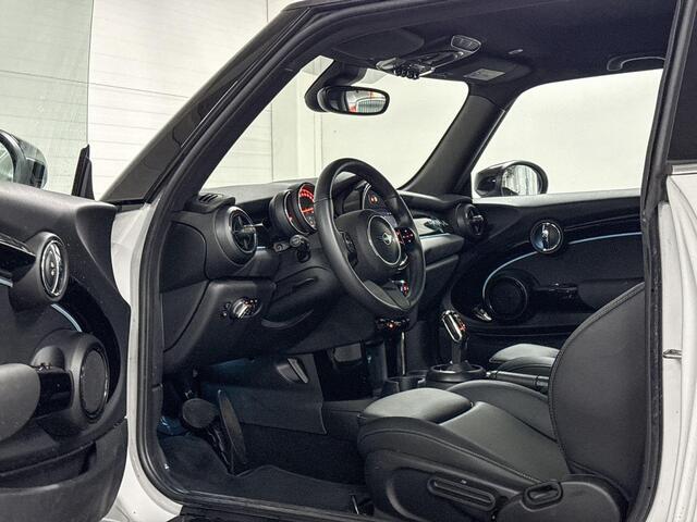 Mini COOPER 3-deurs Camden Edition | Apple Carplay | Park Distance Control | Navigatiesysteem