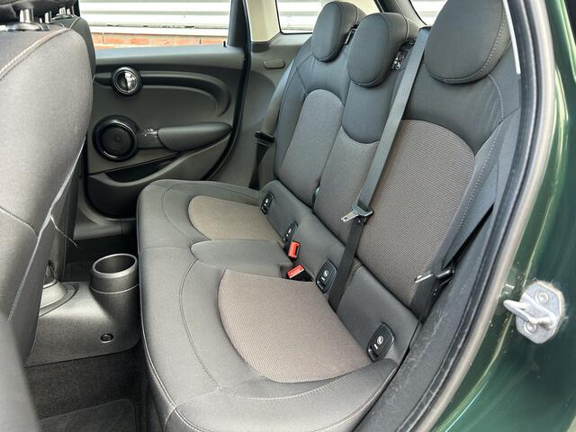 Mini COOPER Mini 1.5 Business | Panoramadak | 17'' LMV | Navigatie | British Racing Green | 5 deurs |