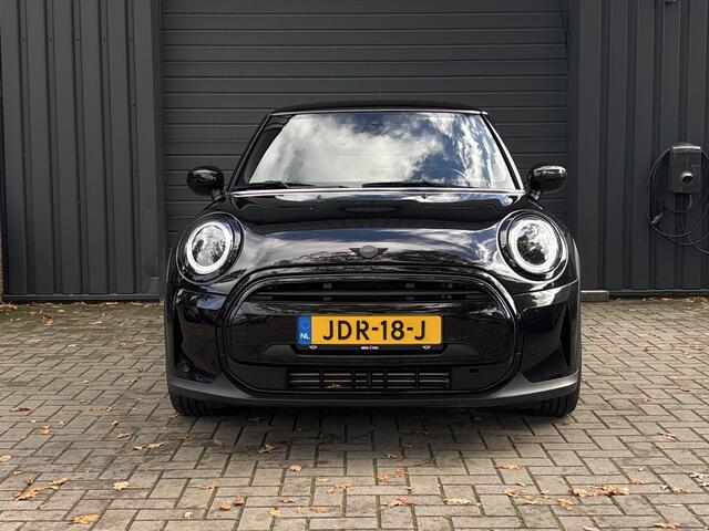 Mini COOPER Mini 1.5 Classic - Keyless - Navigatie - Stoelverwarming - Leder -