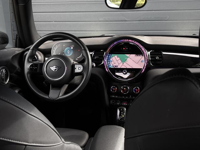 Mini COOPER Mini 1.5 Classic - Keyless - Navigatie - Stoelverwarming - Leder -