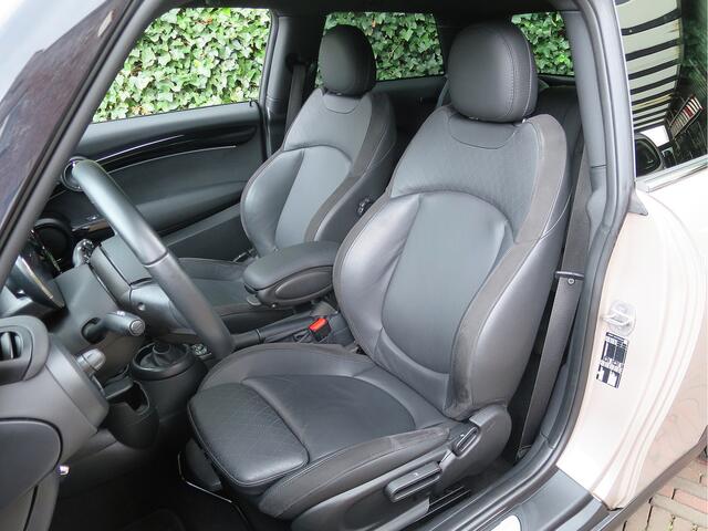 Mini COOPER 1.5 Classic F56 LCI2 automaat met LED, Apple Carplay, DAB, Navi en 17"