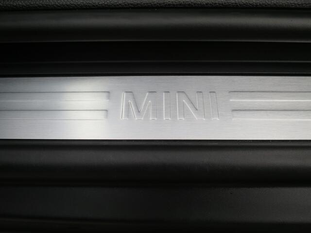 Mini COOPER 1.5 Classic F56 LCI2 automaat met LED, Apple Carplay, DAB, Navi en 17"