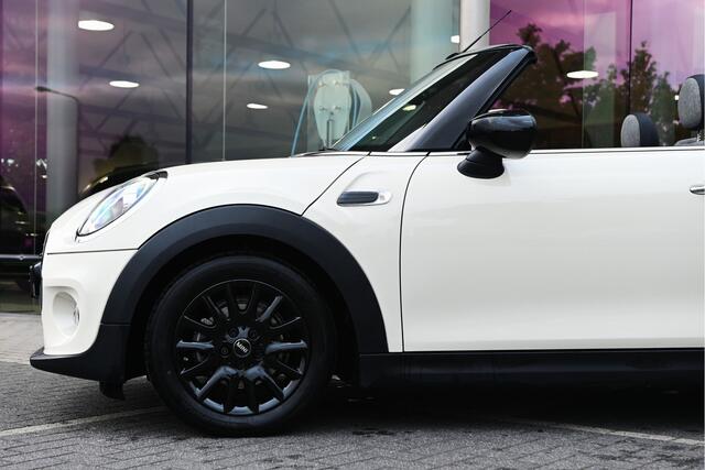 Mini COOPER Cabrio Automaat / Comfort Access / LED / Stoelverwarming / Comfortstoelen / Aircondtitioning / Cruise Control / PDC