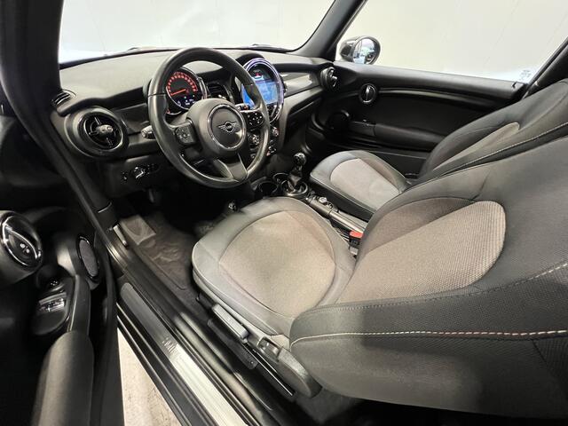 Mini COOPER Mini 1.5 Essential | Navigatie/Android/Apple Carplay | LM Velgen 17" | Elektrisch Panoramadak