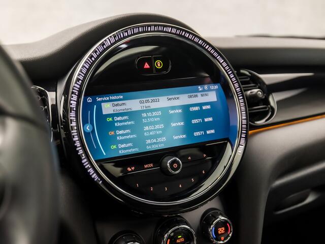 Mini COOPER Mini 1.5 Camden Sport Automaat (PANORAMADAK, VIRTUAL COCKPIT, DEALER ONDERHOUDEN, APPLE CARPLAY, GROOT NAVI, CAMERA, LEDER, SFEERVERLICHTING, SPORTSTOELEN, GETINT GLAS, LED KOPLAMPEN, ZWART HEMEL, NIEUWSTAAT)