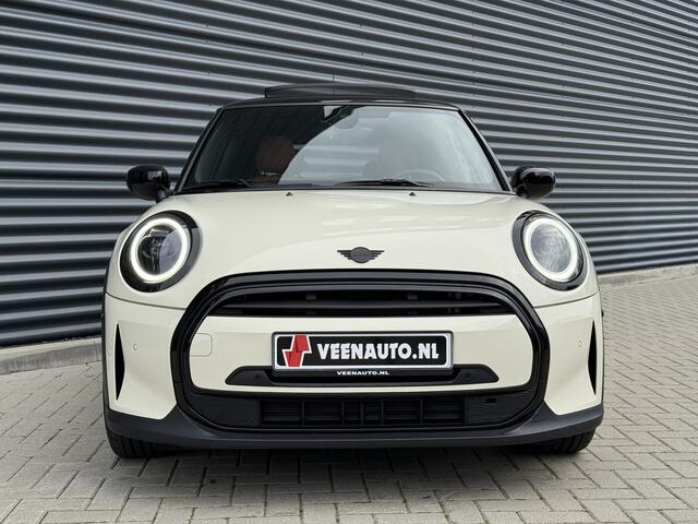 Mini COOPER Mini 1.5 MINI Yours Pano/Leder/Camera/Apple/Stoel+stuur warm