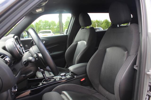 Mini COOPER CLUBMAN Mini 2.0 S Chili Serious Business / Leder / 19'' / Navigatie / Keyless / Getint glas / Parkeerhulp V+A / Stoelverwarming / DAB / Cruise Control