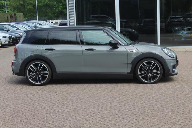 Mini COOPER CLUBMAN Mini 2.0 S Chili Serious Business / Leder / 19'' / Navigatie / Keyless / Getint glas / Parkeerhulp V+A / Stoelverwarming / DAB / Cruise Control
