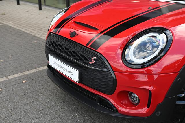 Mini COOPER CLUBMAN S Classic Automaat / Panoramadak / Achteruitrijcamera / Head-Up / Comfort Access / LED / Park Assistant