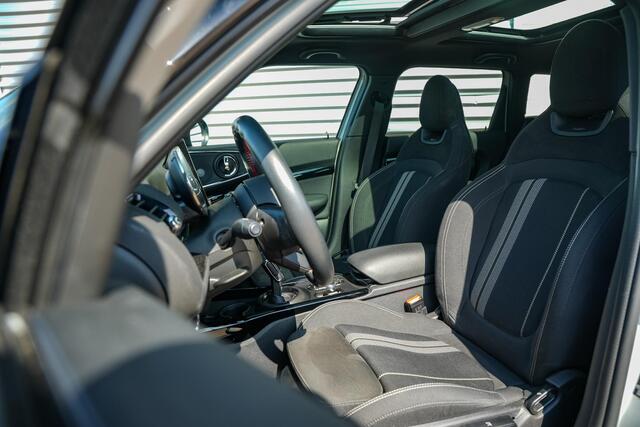 Mini COOPER CLUBMAN Mini 1.5 JCW Panoramadak Harman Kardon Navigatie DAB+ PDC LED