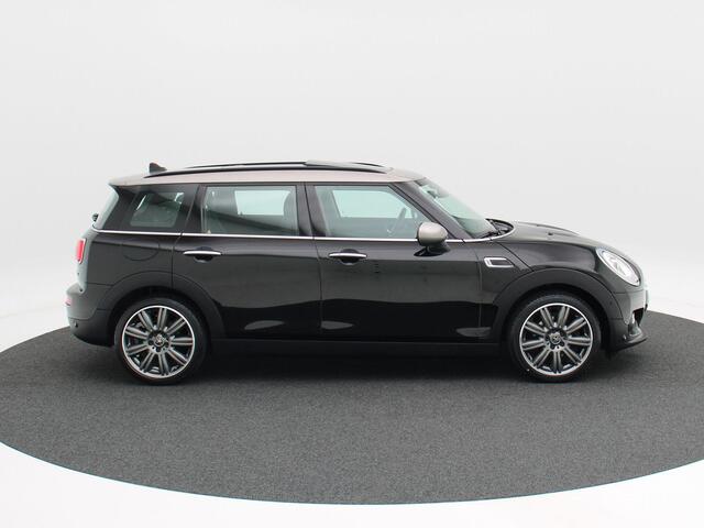 Mini COOPER CLUBMAN 1.5 Chili Hyde Park | Panorama Dak | Cruise Control | LED | Stoel Verwarming | Navigatiesysteem | Bluetooth | Climate Control | 18 Inch