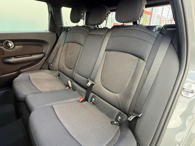 Mini COOPER CLUBMAN Mini BWJ 2019 1.5 136PK Business Edition KEYLESS | NAVI | CLIMA | CRUISE | FULL LED | PDC | LMV | LICHT REGEN SENS.