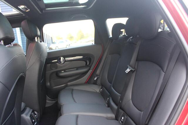 Mini COOPER CLUBMAN 1.5 136PK CHILI AUTOMAAT | PANORAMISCH SCHUIF/KANTELDAK | NAVIGATIE | LEDEREN BEKLEDING | STOELVERWARMING | 17" LICHTMETALEN VELGEN | UNION JACK ACHTER LICHTEN | KEYLESS ENTRY / START |