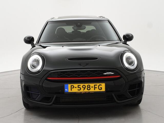 Mini COOPER CLUBMAN Mini 2.0 JOHN WORKS ALL4 JCW 231 PK AUT. + PANORAMA | ADAPTIVE CRUISE | LEDER | CAMERA | MEMORY