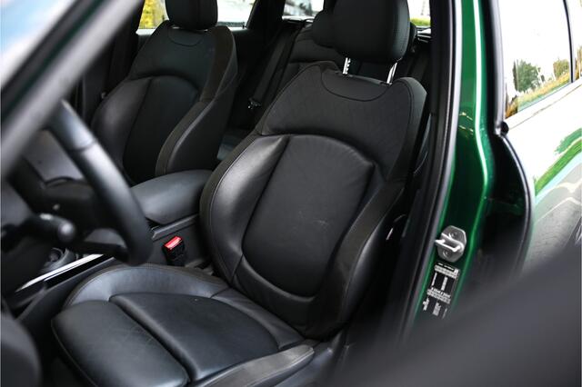 Mini COOPER CLUBMAN Automaat / Panoramadak / Achteruitrijcamera / Comfort Access / LED / Stoelverwarming / Harman-Kardon / Airconditioning / Cruise Control