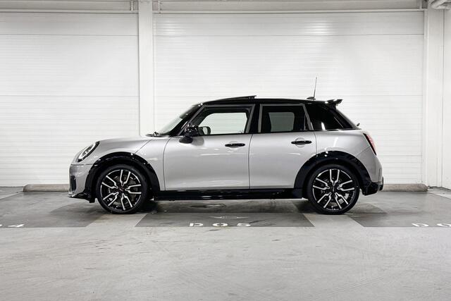 Mini COOPER S 5-deurs | John Cooper Works Uitvoering | Pakket XL | 18" John Cooper Works Lap Spoke two-tone
