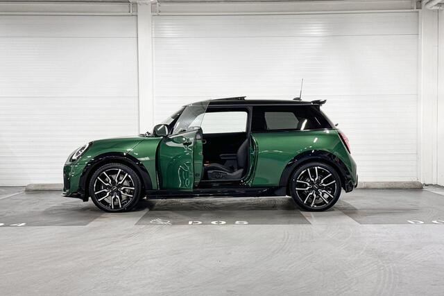 Mini COOPER S | John Cooper Works Uitvoering | Pakket XL |18" John Cooper Works Lap Spoke two-tone