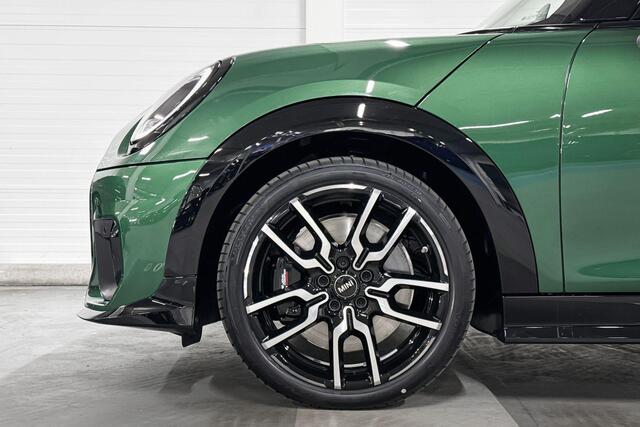 Mini COOPER S | John Cooper Works Uitvoering | Pakket XL |18" John Cooper Works Lap Spoke two-tone