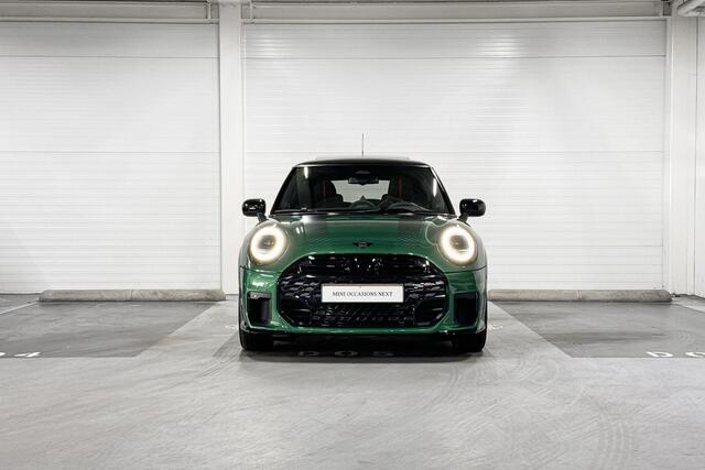 Mini COOPER S | John Cooper Works Uitvoering | Pakket XL |18" John Cooper Works Lap Spoke two-tone