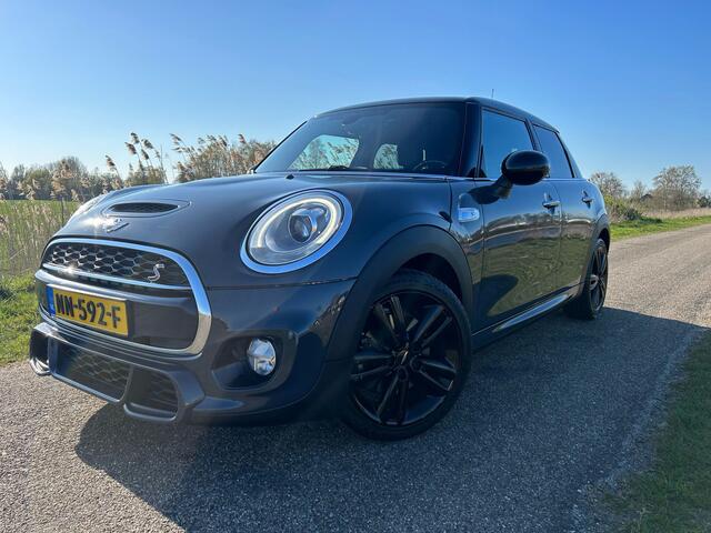 Mini COOPER S Mini 2.0 192 PK Chili Serious Business John Cooper Works Uitvoering!