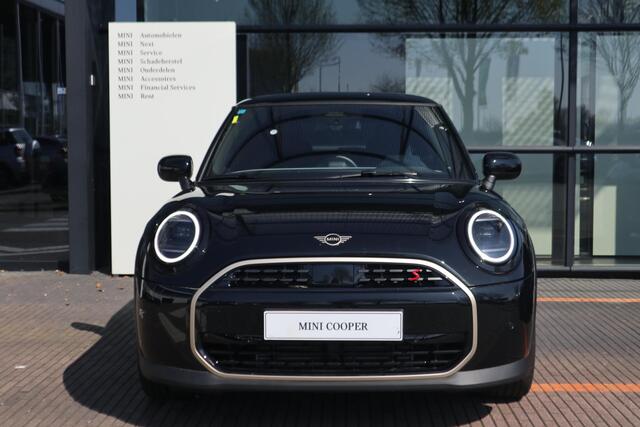 Mini COOPER S 3-deurs / Favoured Trim + Pakket M