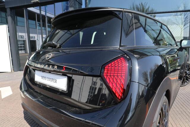 Mini COOPER S 3-deurs / Favoured Trim + Pakket M