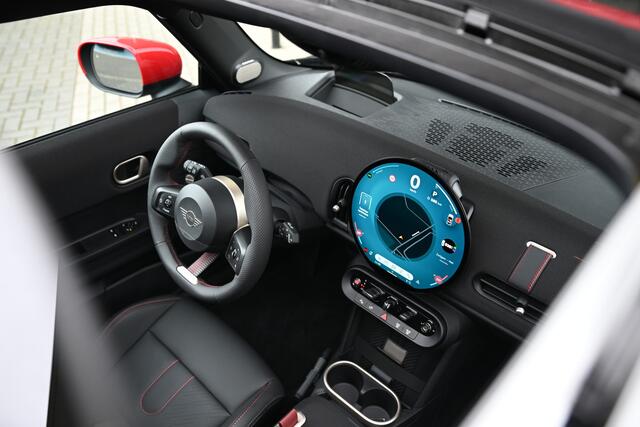 Mini COOPER S Hatchback Automaat / JCW / Pakket XL / 18 inch JCW Lap Spoke 2-tone