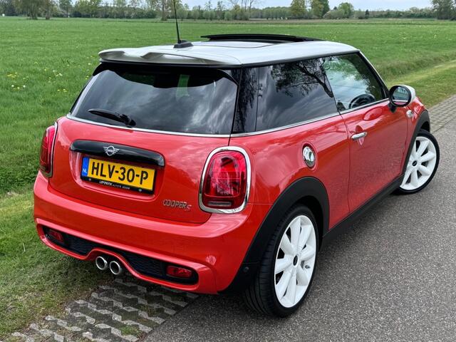 Mini COOPER S 192PK / JCW STUURWIEL / PANORAMADAK / 18 INCH / UNIEK!