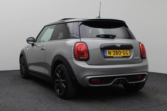 Mini COOPER S Mini 2.0 Chili 2018 | Airco | Stoelverwarming | Panoramadak | Onderhoudshistorie | Parkeersensoren | Cruise Control | Keyless Go | Stuurwiel Bediening | Boekjes